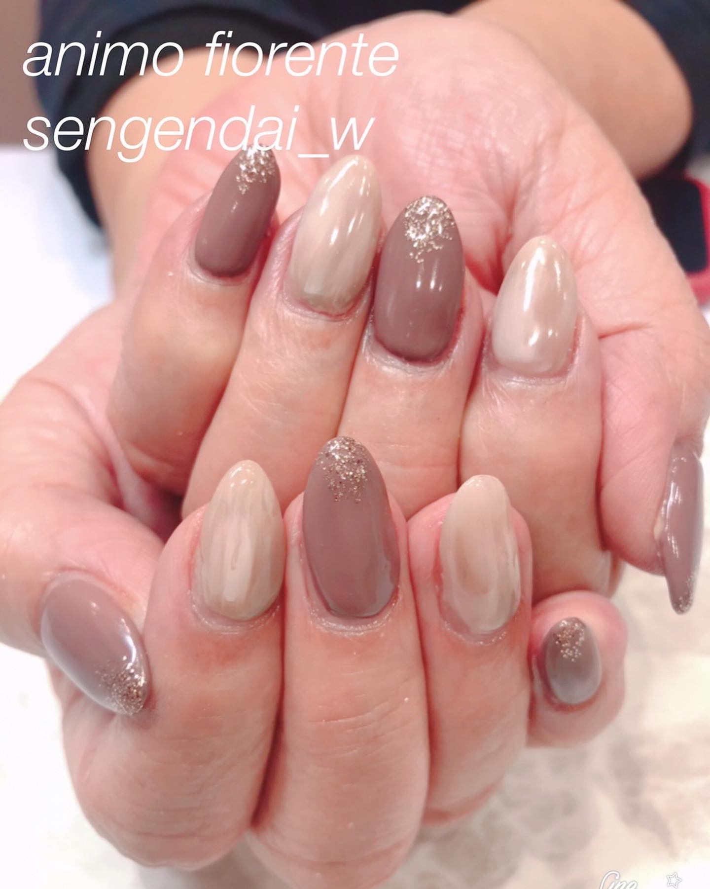 ...こんにちは!アニモフィオレンテせんげん台西口店店長の山口です!.ネイリスト中澤ネイル.暖色寄りのカラーを2色使う事でお洒落な印象に.指先をワンポイント少し目立たせるとなお◎..animoフィオレンテせんげん台西口店TEL048-993-4243.access埼玉県越谷市せんげん台西1-20-6 1F.OPEN/9:00?18:00定休日/毎週日曜日、第2、第3月曜日..#ナフ゜ラ#Nト゛ットセラム#Nト゛ットシアミルク #当日こ゛予約OK#ミルホ゛ン#エルシ゛ュータ゛#エルシ゛ュタ゛エマルシ゛ョン#リファストレートアイロン#縮毛矯正 #美容室 #BRP #美容求人 #アシスタント募集 #スタイリスト募集 #アイリスト募集 #美容学生 #サロン見学 #ママさん美容師 #リファファインハ゛フ゛ル#リファヒ゛ューテックストレートアイロン#リファアイロン#リファ#レア髪#レア髪アレンシ゛#北越谷#越谷#せんけ゛ん台#吉川美南