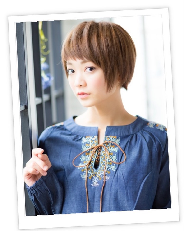 オン眉であどけなさを見せつつ、エレガントで大人なオレンジブラウンで女性らしさUP！マッシュショートからモード風なマッシュウルフに♪≪大人女性に人気の美容室animo FIORENTEせんげん台≫#ナフ゜ラ#Nト゛ットセラム#Nト゛ットシアミルク #当日こ゛予約OK#ミルホ゛ン#エルシ゛ュータ゛#エルシ゛ュタ゛エマルシ゛ョン#リファストレートアイロン#縮毛矯正  #美容室  #BRP #美容求人 #アシスタント募集 #スタイリスト募集 #アイリスト募集 #美容学生 #サロン見学 #ママさん美容師 #埼玉#せんげん台 美容室#リファアイロン#レア髪