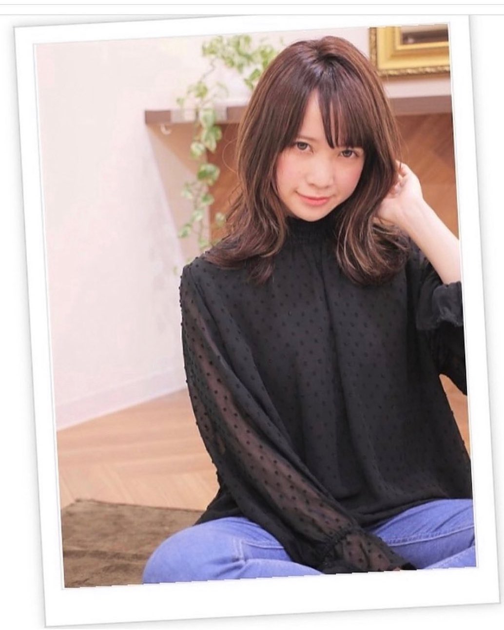 クセ毛風のカ-ルは顔周りをカバ-し,小顔効果も抜群!斜めバングで大人かわいい雰囲気や厚めバングで個性的にも変身できる♪武里・大袋エリアの方もどうぞ!