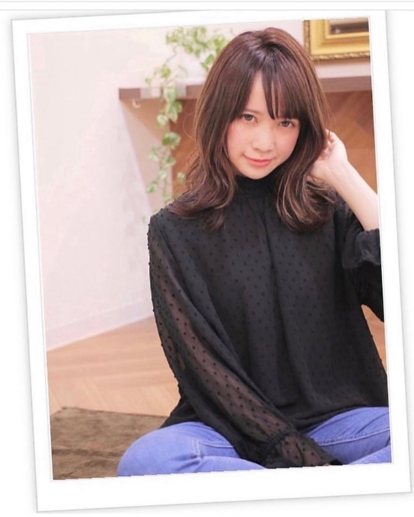 クセ毛風のカ-ルは顔周りをカバ-し,小顔効果も抜群!斜めバングで大人かわいい雰囲気や厚めバングで個性的にも変身できる♪武里・大袋エリアの方もどうぞ!