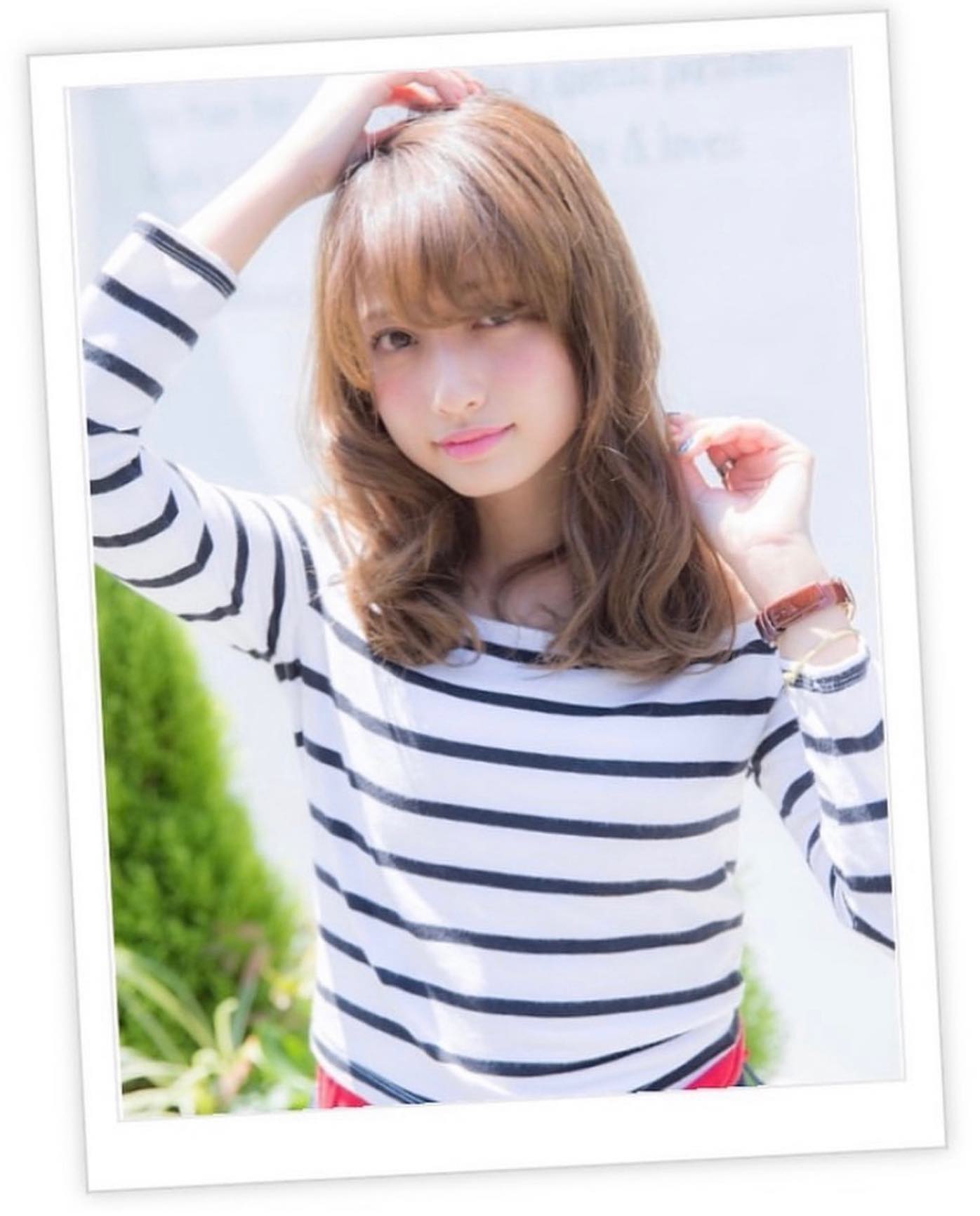 ロングでも重くならない透けるような質感がポイントのスタイルは、ことりベージュで明るく！くせ毛風エアリーカールでナチュラルに韓国風ヨシンモリの完成