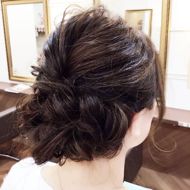 吉川店店長の渡辺です???*シリコンゴムとピン3つで出来るアレンジです！#N.#エヌドット#ナプラ#イルミナカラー#ミルボン#throw#スロウカラー#美容室求人 #美容師募集 #スタッフ募集 #美容室 #マツエク #ネイル#ロブ#aujua#波ウェーブ#撮影モデル募集#カットモデル募集#エルジューダ#アイラッシュ#レイクタウン