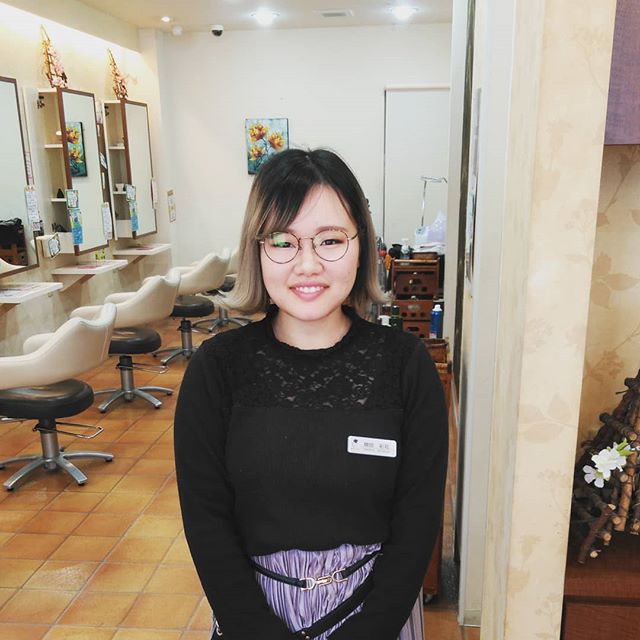 昨日に引き続き新しいメンバーの紹介です新入社員の増田彩花です(*^^*)まだ初日なので緊張がバキバキですが、どうぞ暖かい目でお願いいたします#エヌドット#ナプラ#イルミナカラー#ミルボン#スロウカラー#美容師国家試験#美容師の休日#美容師の卵#美容師求人 #美容師募集 #スタッフ募集 #スタイリスト募集 #アシスタント募集 #ネイリスト募集 #美容好き #東萌ビューティーカレッジ#パリ美 #パリ総合美容専門学校 #埼美 #埼玉理容美容専門学校 #東洋理容美容専門学校 #リクルート #日曜定休#エルジューダ#アイラッシュ#武蔵野線美容室#アーバンパークライン美容室#スカイツリーライン美容室#埼玉美容師 #似合わせ