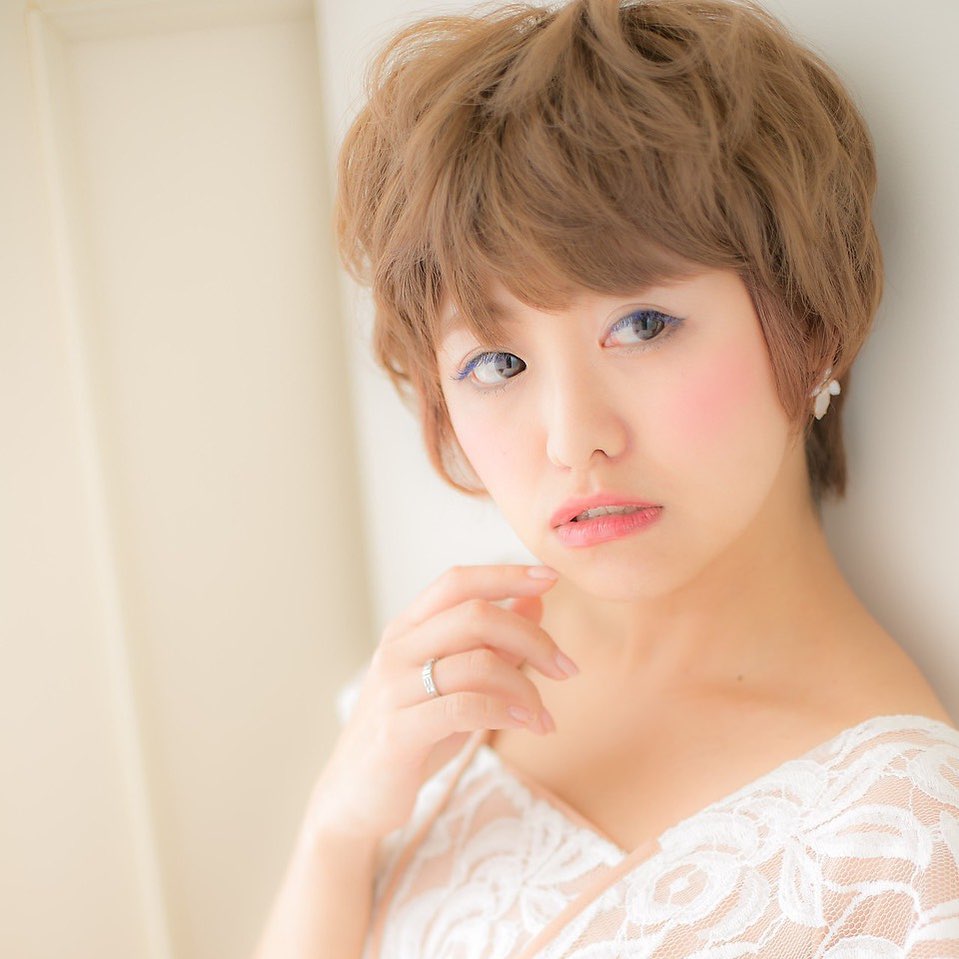 こんにちは️7月のオススメカラーはハイトーンのベージュブラウンです明るい色の服にも合わせてやすいのでオススメですカラー+カット+トリートメント9900鶴間#ナフ゜ラ#Nト゛ットセラム#Nト゛ットシアミルク #当日こ゛予約OK#ミルホ゛ン#エルシ゛ュータ゛#エルシ゛ュタ゛エマルシ゛ョン#リファストレートアイロン#縮毛矯正 #美容室 #BRP #美容求人 #アシスタント募集 #スタイリスト募集 #アイリスト募集 #美容学生 #サロン見学 #ママさん美容師 #埼玉#吉川#吉川美容室#リファアイロン#レア髪#ベージュ#カラー#ホットペッパービューティ