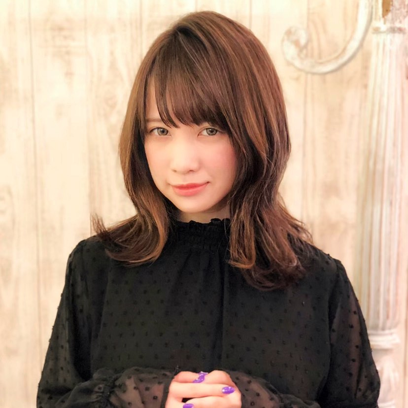 こんにちは☆彡袴田です️洋服が暗い色を選びがちな方に️ベージュ系カラーがオススメです🏻赤みが苦手な方も是非お試しくださいスタイリングは#N.#スタイリングセラム #当日こ゛予約OK#ミルホ゛ン#エルシ゛ュータ゛#エルシ゛ュタ゛エマルシ゛ョン#リファストレートアイロン#縮毛矯正 #美容室 #BRP #美容求人 #アシスタント募集 #スタイリスト募集 #アイリスト募集 #美容学生 #サロン見学 #ママさん美容師 #リファファインハ゛フ゛ル#リファヒ゛ューテックストレートアイロン#リファアイロン#リファ#レア髪#レア髪アレンシ゛#シークレットハイライト #ヘアカラー#ベージュ